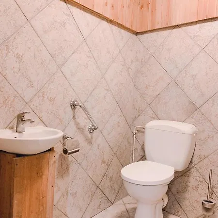 D'hotes Les Bains Du Bruant Bed & Breakfast *